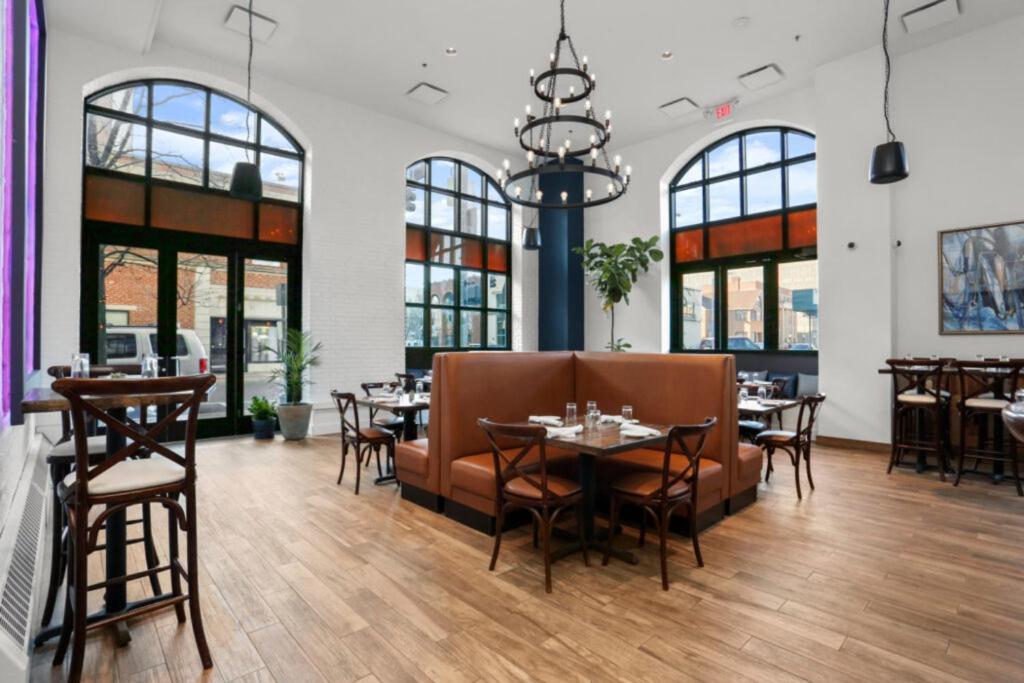 Courtyard By Marriott Stamford Downtown Hotel Bagian luar foto