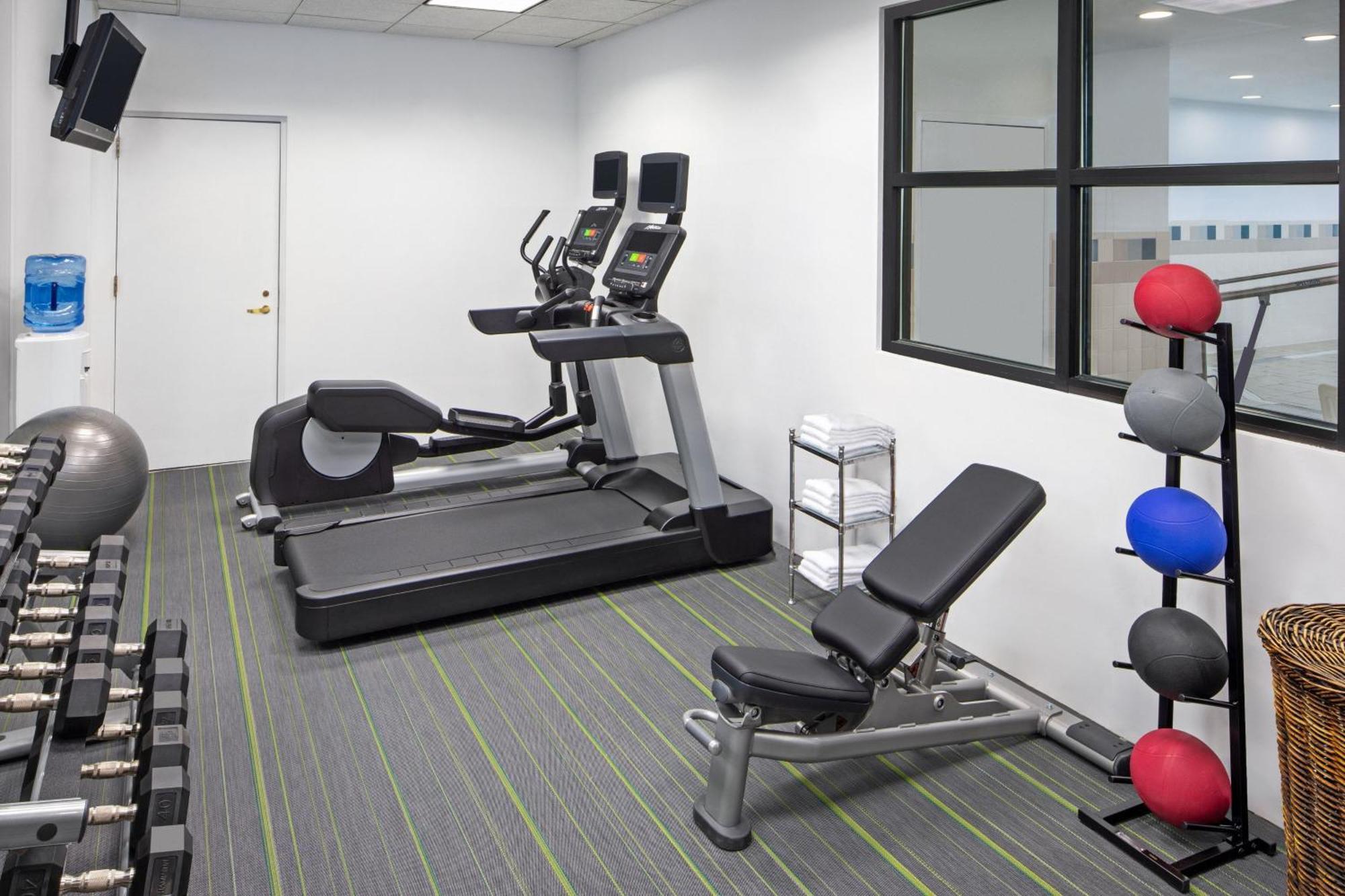 Courtyard By Marriott Stamford Downtown Hotel Bagian luar foto