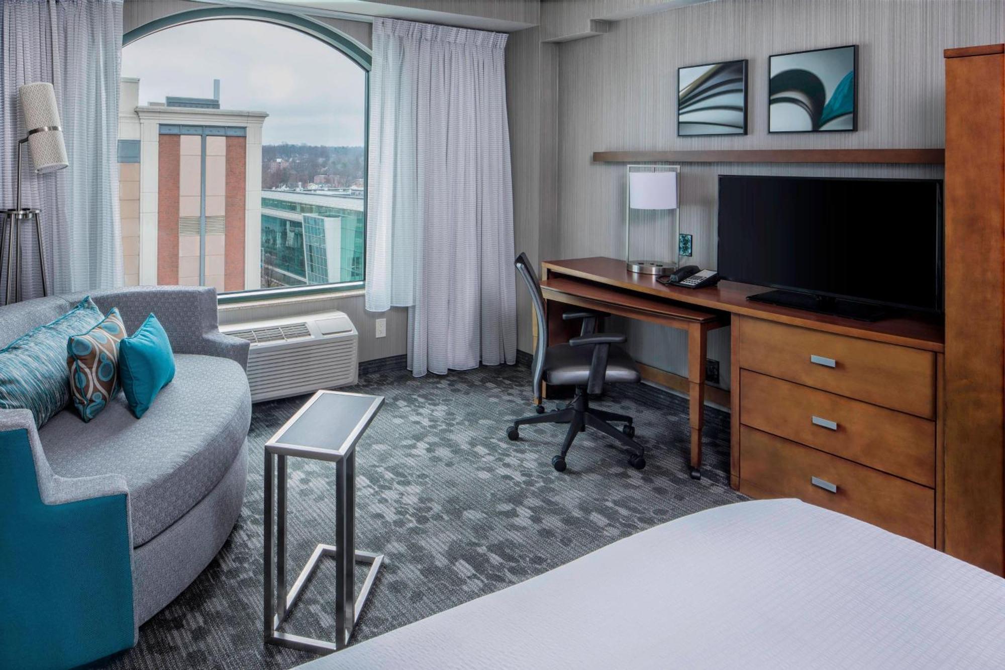 Courtyard By Marriott Stamford Downtown Hotel Bagian luar foto
