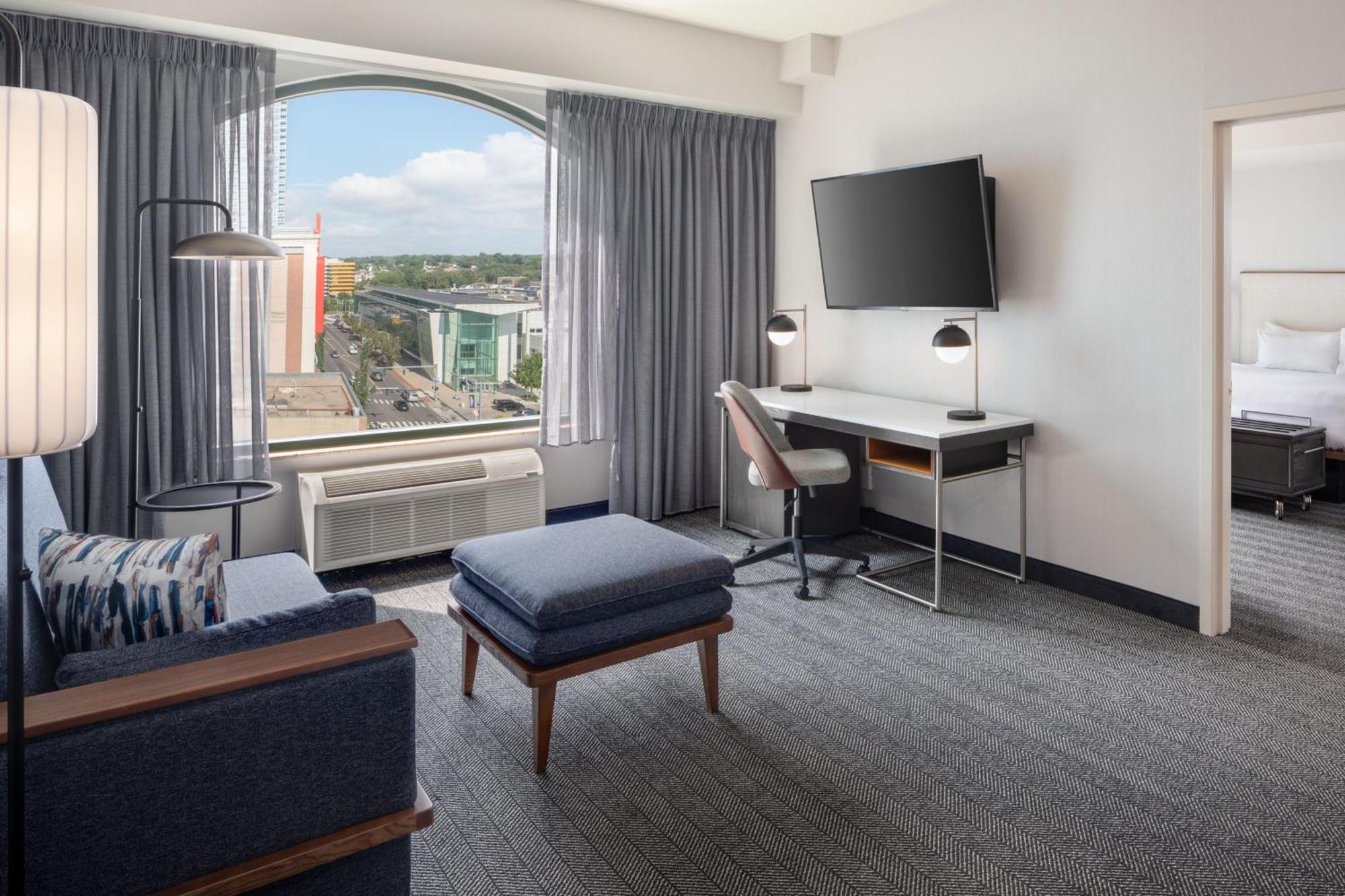 Courtyard By Marriott Stamford Downtown Hotel Bagian luar foto