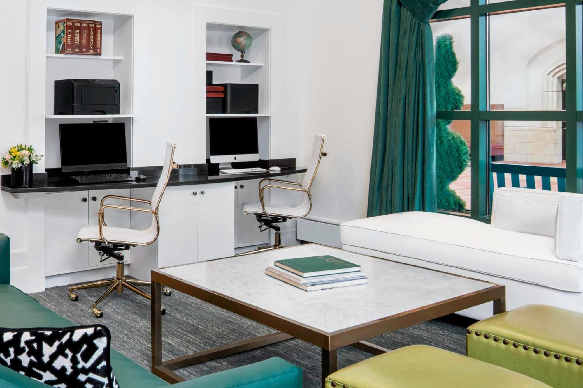 Courtyard By Marriott Stamford Downtown Hotel Bagian luar foto